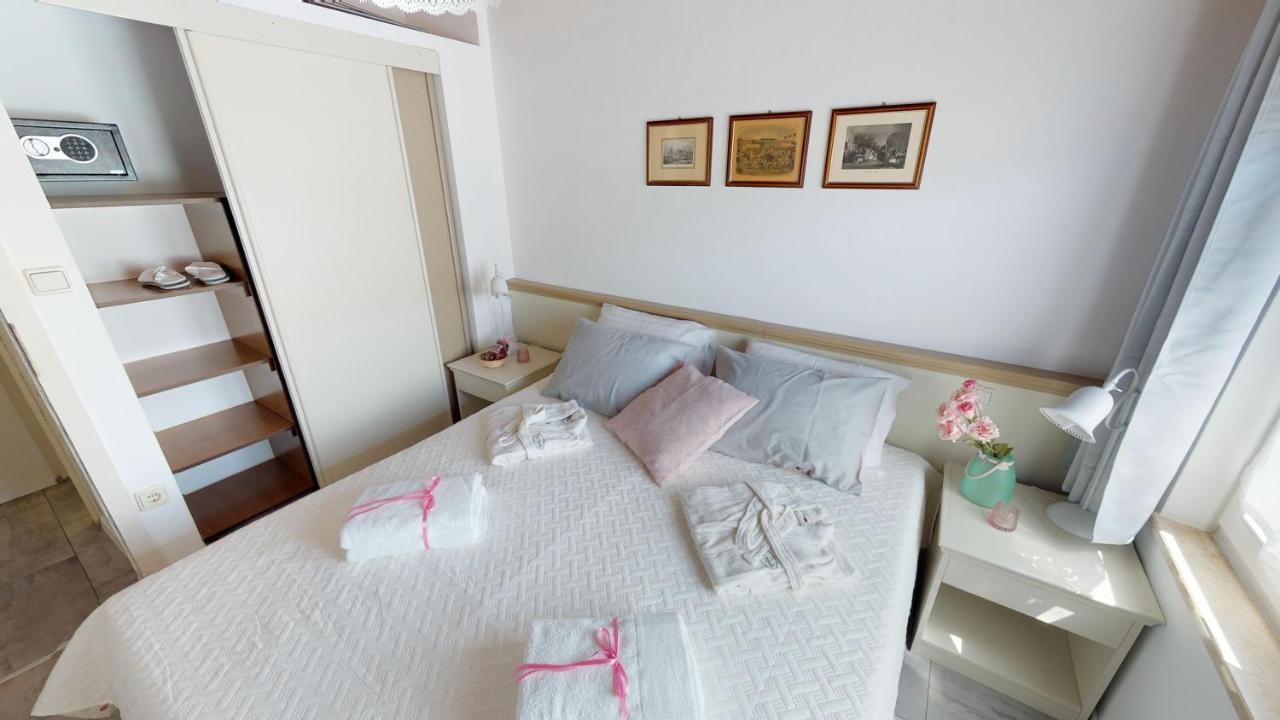 Lara Deluxe Superior 5 Star Apartment, Your Piece Of Heaven By The Sea & Park Novigrad Istria Extérieur photo